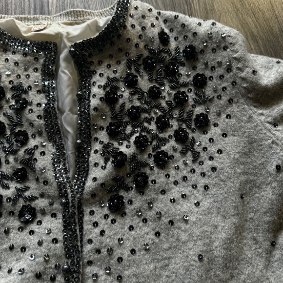 VINTAGE Beautiful Gray Beaded Cardigan - Picture 3 of 7